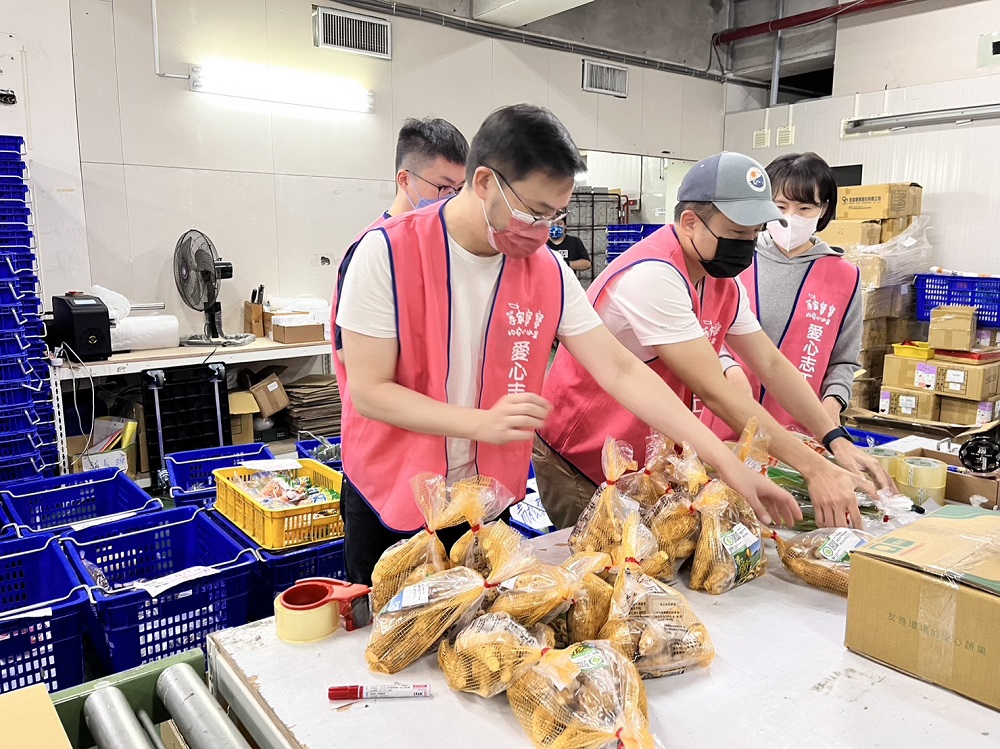 一起與美商默沙東加入等家寶寶的志工行列，讓育幼院的孩子健康長大！